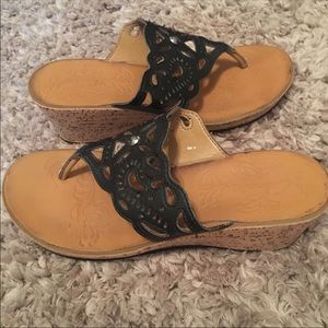 Clarks Wedge Sandals Size 7 Black Leather